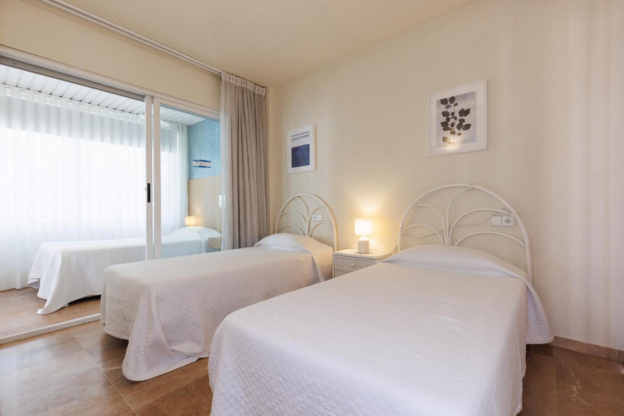 Uhc Center Apartments Salou Bilik gambar
